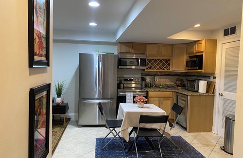Petworth Apartment | Suburban Feel, Right in the City- 2-bedroom apartment in vibrant Washington,DC