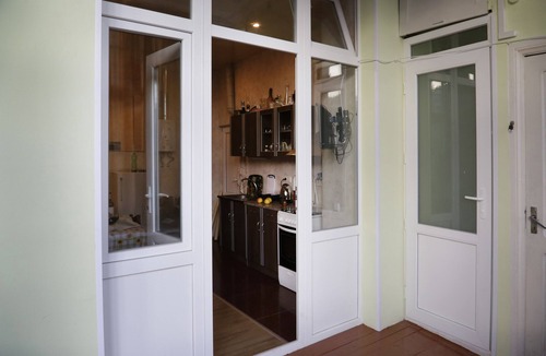 Chugureti Apartment | Sunny Apartment in the Old Town