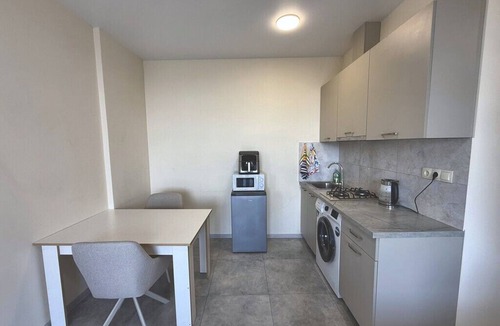 New Boulevard Apartment | Sunny Panoramic Apartment near Beach & Park
