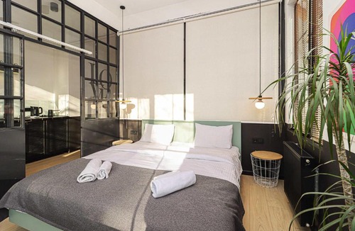 Chugureti Apartment | Super Stylish Apartment For 4 Near Fabrika