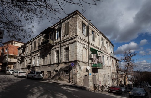 Tbilisi Apartment | The apartment is located in the old district of the tourist area of ​the city with the view of the city and the center