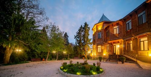 Kojori Hotel | The Residence Hotel & Cottages
