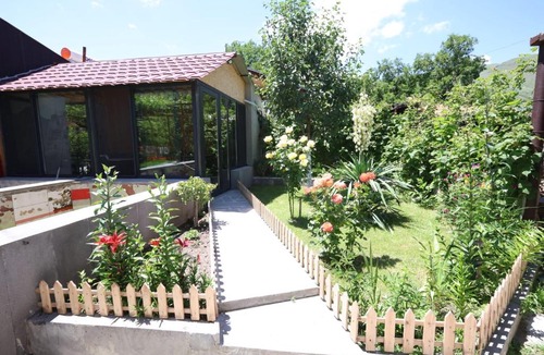 T'ba Bed & Breakfast | Tsiskari Guesthouse
