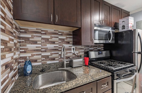 Anacostia Apartment | Updated Cozy 2BR Apartment in DC