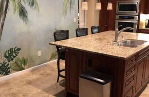 Kamuela House | Upscale Mauna Lani, 4BDRM, 2MSTR BTHS, 5 Beds for 8, Spacious W/Bikes Near Beach