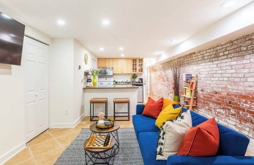 H Street Corridor Apartment | Urban Retreat in Capitol Hill – Stylish & Serene One-Bedroom Apartment