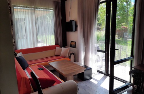 Ambrolauri Cottage | Venersika Hutierca hut