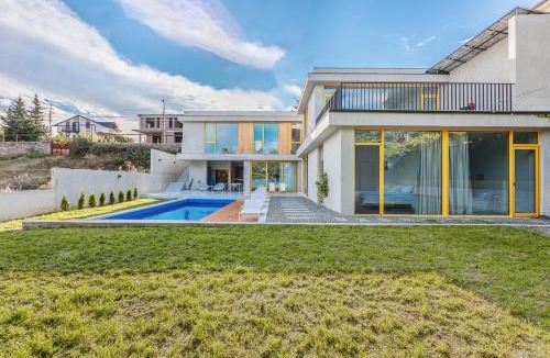 Tbilisi Villa | Villa Tabori Hill - Modern 7BR Villa near Old Tbilisi