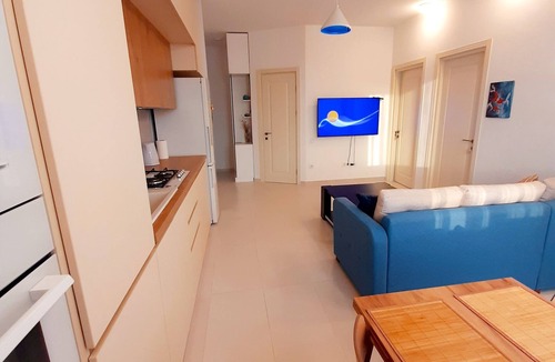 Didube Apartment | Welcome to our beautifully located corner apartment, drenched in sunlight.