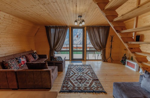 Stepantsminda Cottage | Welcome to our property ❤️ Cozy house in mountains