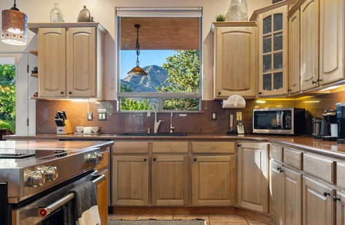 West Sedona House | West Sedona 4BR luxury home on private half acre w/Hot Tub & Red Rock Mt Views!
