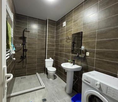 Akhali Ubani Apartment | white house apartament in borjomi