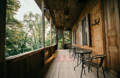 Ambrolauri Hotel | Wine Space Boutique Hotel & Glamping