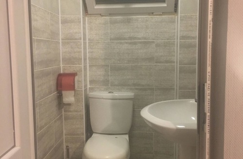 Kutaisi Apartment | Within 1.5 km of Colchis Fountain and 2.7 km of White Bridge.
