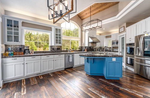 Coarsegold House | Yosemite Pond Estate - Private Lake, Hot Tub, Game Room & Views, Sleeps 10