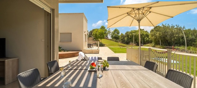 Mamad Keshet Eilon Serene Garden Villa in Eilon