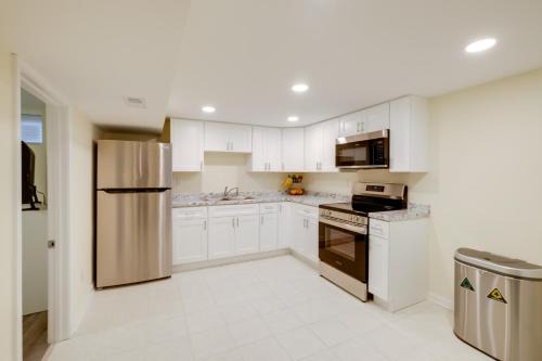 1 Mi to Metro: DC Area Apt w/Fenced Yard! in Silver Spring