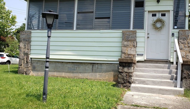 1 Stop/1 Shop! Large D.C. house-pet friendly/big backyard & parking/near metro in Washington
