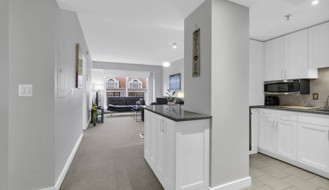 1BR Fully Furnished Apartment near National Museum by RedAwning in Washington Dc