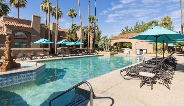 2 Charming Units w/5 Outdoor Pools, Spa, Hiking Trails, Tennis, Shuttle in Paradise Valley