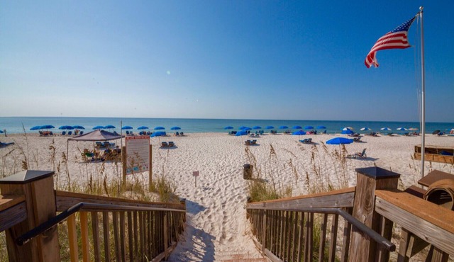 2000sqft Beachfront Beauty on Perdido Key. in Pensacola