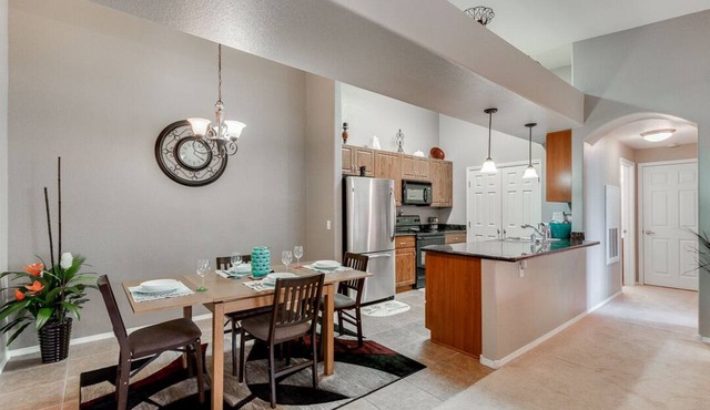 2BR condo w community pool, hiking trails in Mesa