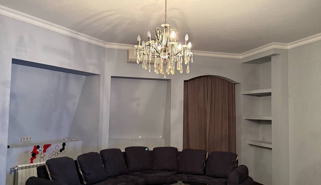 3-bedroom apartment near metro Marjanishvili