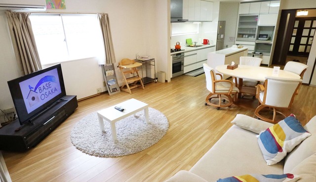 3A Spacious room with Built-in Kitchen in Ōsaka-shi