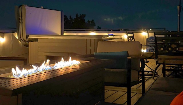 3BR Home Hot Tub Capitol Views 2 Blks Metro in Washington