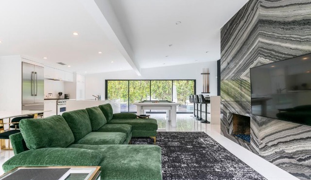 $3M Modern Hollywood New Construction Villa Oasis in Los Angeles