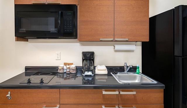 4 Affordable Studios Near Omaha’s Top Attractions & Close to Eppley Airfield in Council Bluffs