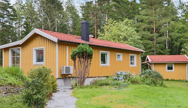 4 person holiday home in Fjärås-By Traum in Fjärås