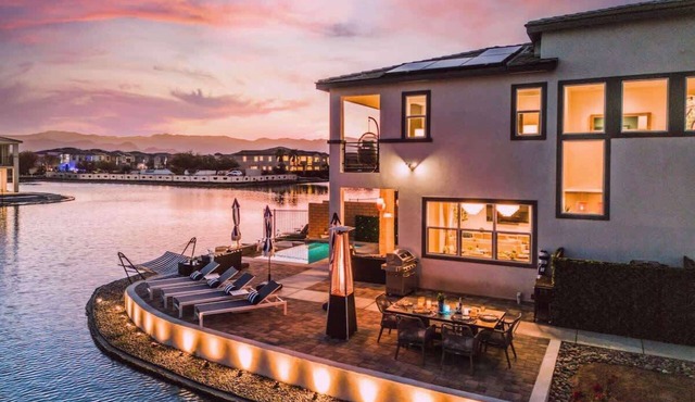 4 Private EnSuites, 270* Lake View, pool+spa, Sleeps 12 in Indio