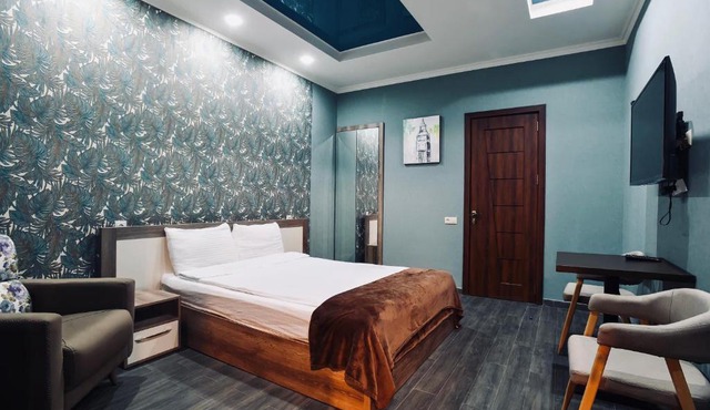 7 Rooms Hotel