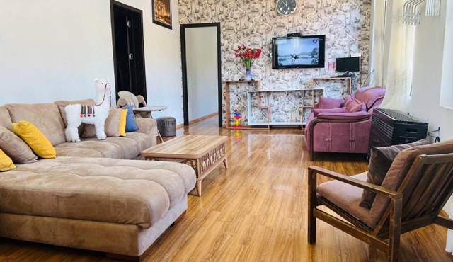 8 mountains Cottage near Chakvi