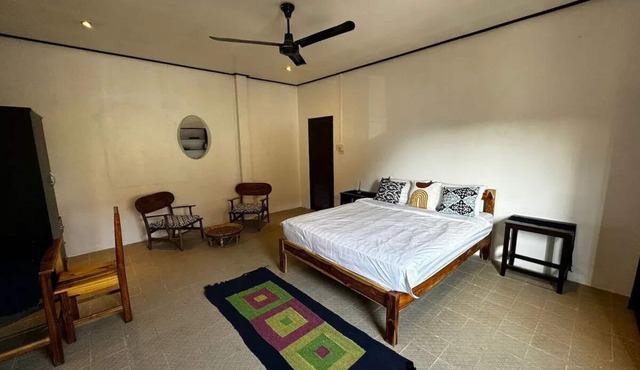 A bedroom in a local area! in Luang Prabang