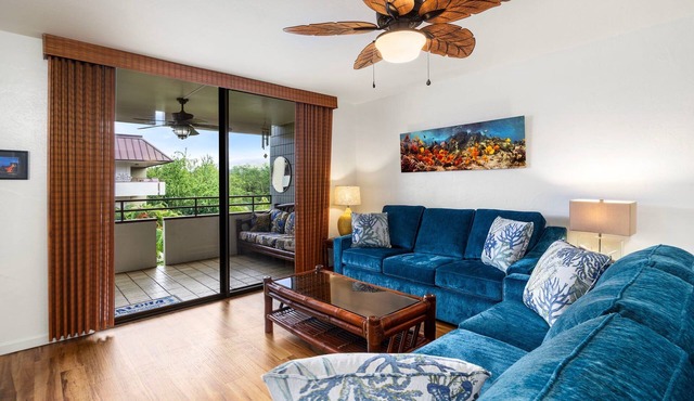 🏖️Across from Magic Sands Beach | Kona 2BR Condo w/AC, Lanai, Pool & Sauna in Kailua Kona