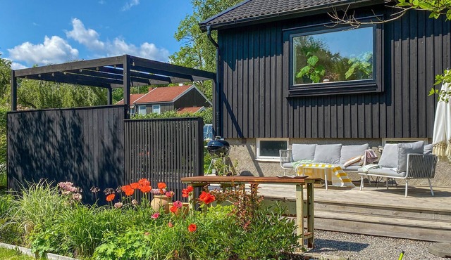 Amazing home in Tollered with kitchen in Tollered