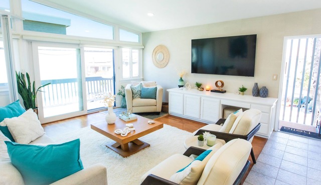Amazing location! Unique Oceanfront Beach House in Manhattan Beach