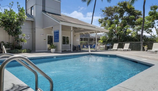 Apartment in town-walking distance to everything in Kailua-Kona