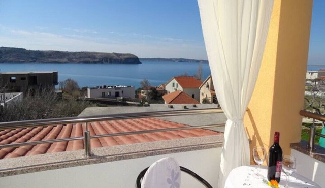 Apartment Lemi - three bedroom apartment with a sea view in Ražanac
