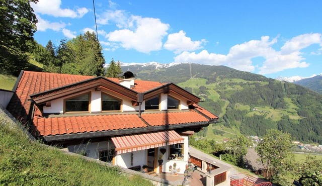 Apartment 'Melissa' with Mountain View, Balcony and Wi-Fi in Zellberg