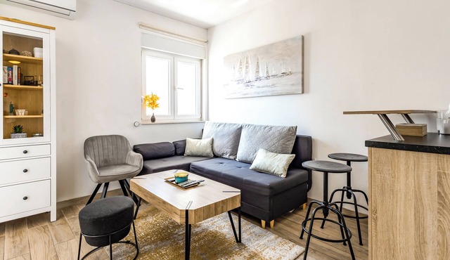 Apartment with a Terrace and Free Parking - Beach Nearby in Split