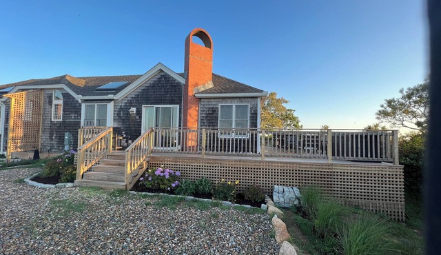 Aquinnah Cliffs Retreat, Walk to Beach! PRIME AUGUST WEEK NOW AVAILABLE! in Aquinnah