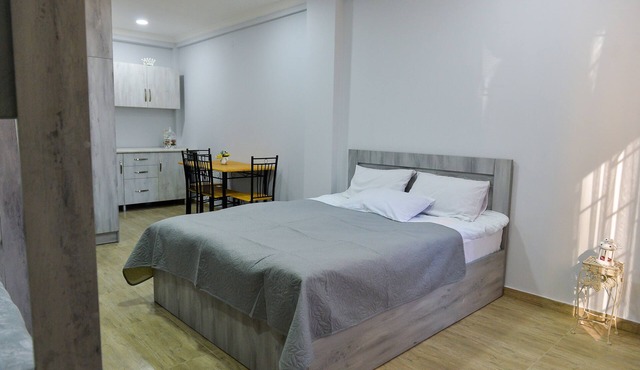 Archy’s New Appartment.