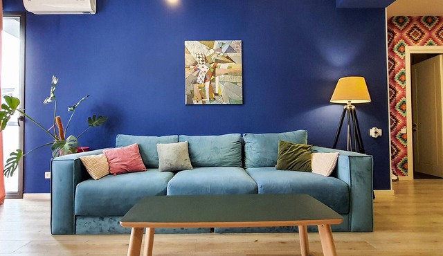 Art-inspired, Modern Flat near VAKE PARK - w/WIFI