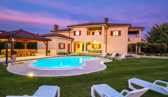 Awesome home in Drazice in Drazice