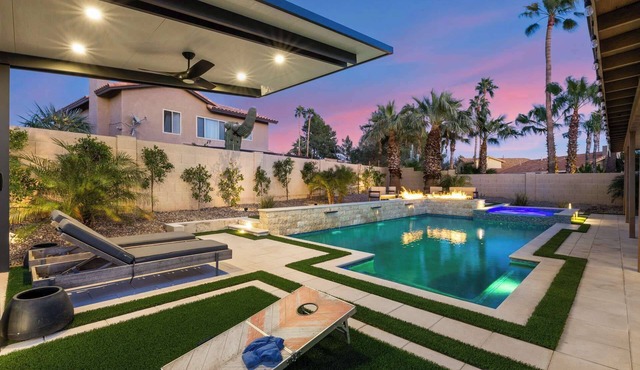Backyard Bliss: Firepit, Putt, Play, Pool & Spa! in Scottsdale