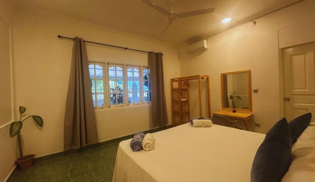 Bahaaru villa Surf and Stay in enchanting Himmafushi with WiFi, AC in Himmafushi