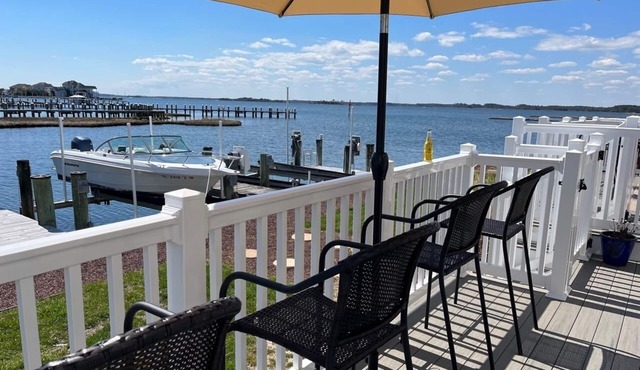 BAYSIDE TOWNHOME IDEAL LOCATION WALK TO BEACHES/FENWICK BOARDS/LINENS INCLUDED in Ocean City